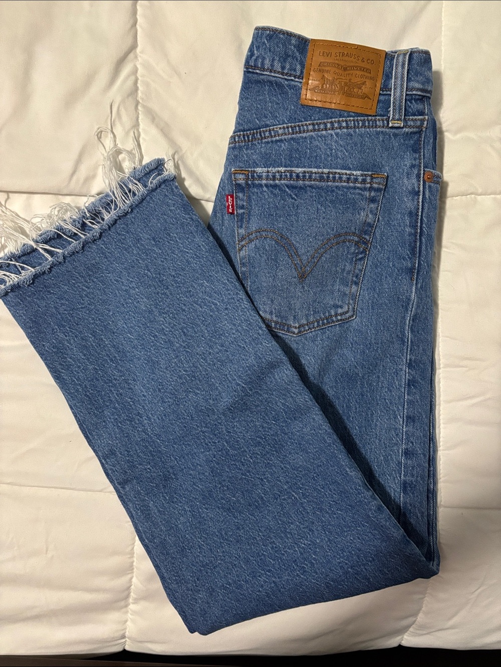 Levi's Women's Ribcage Straight Jeans with Frayed Hem